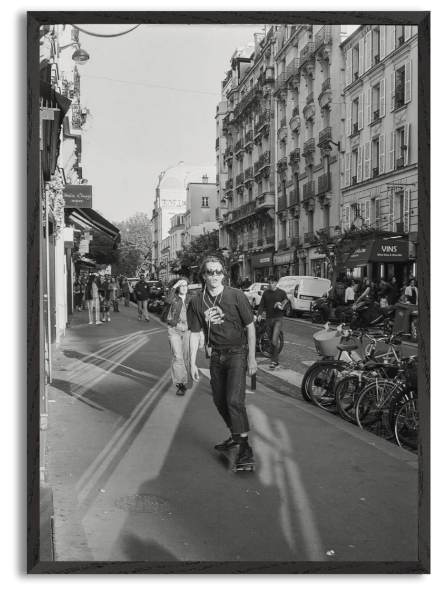 Une rue animée de Paris (2023) by Jack Jacques